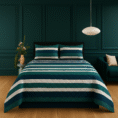 Blue-and-white-comforter-set.png
